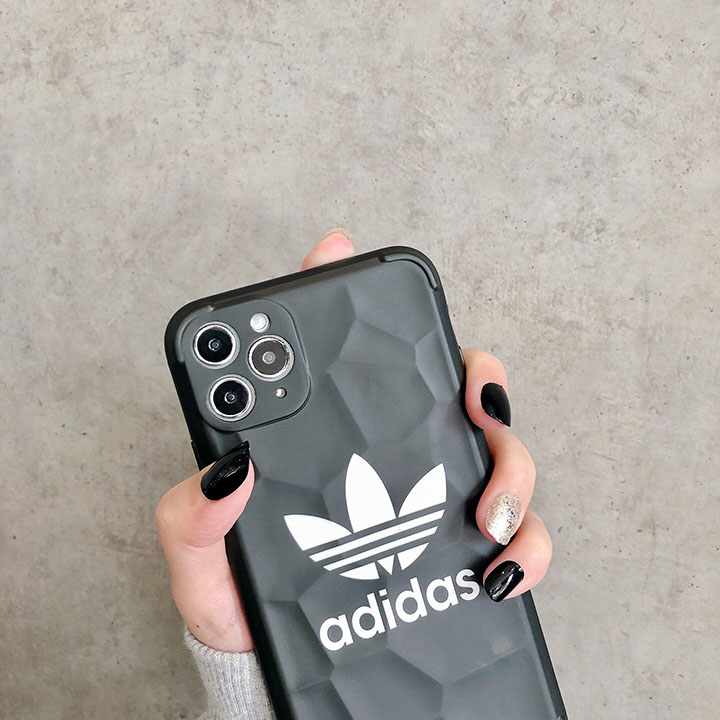Adidas携帯ケース iPhone12 かっこいい