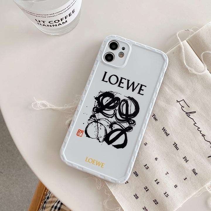 Loewe iPhone 12 mini/12Proカバー芸能人愛用